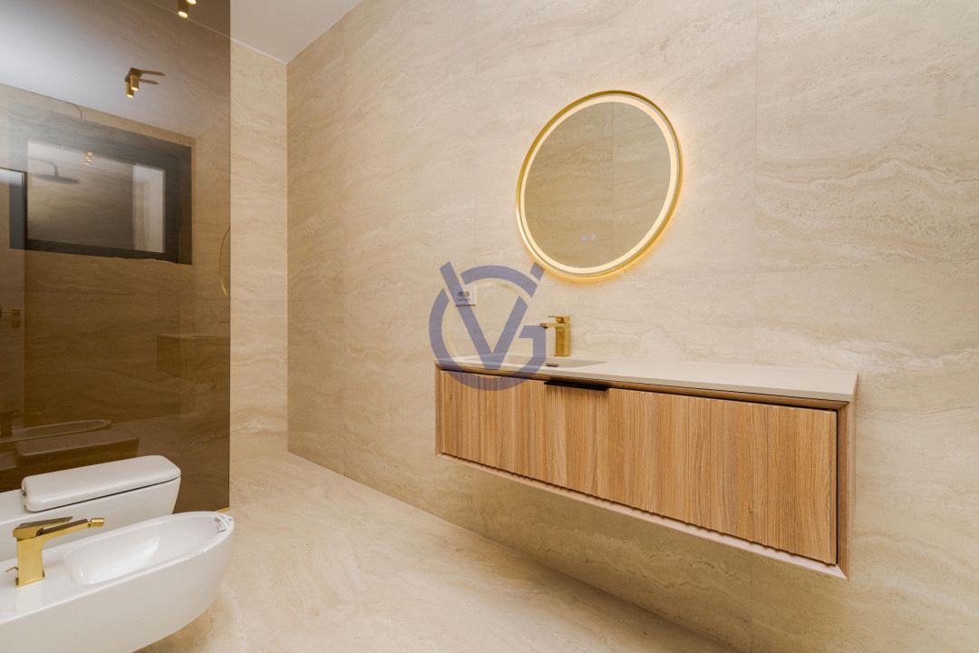 Ce priveliste! Deasupra tuturor - Penthouse Spectaculos cu Terase 210mp!