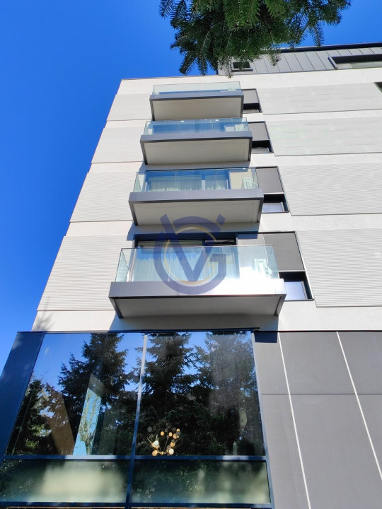 Ce priveliste! Deasupra tuturor - Penthouse Spectaculos cu Terase 210mp!