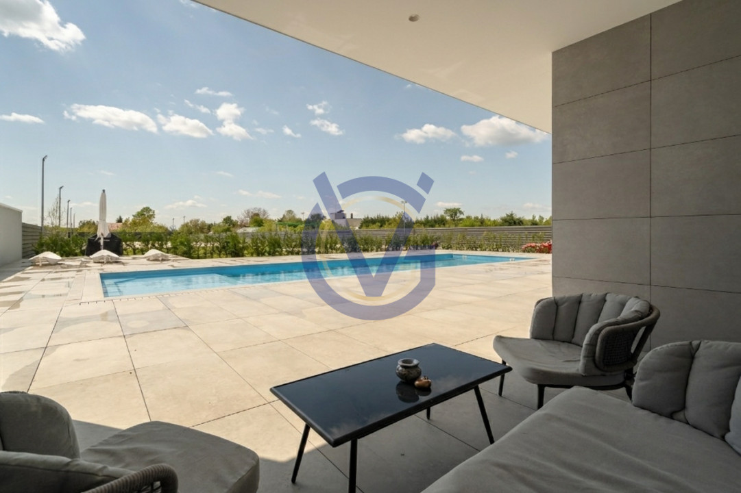 Ca in reviste! Vila senzationala, arh. moderna, piscina si teren de tenis!