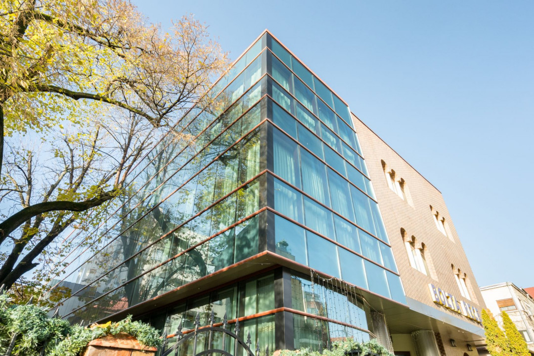 Ocazie rara pentru Investitie: Cladire pentru Birouri-Clinica in Aviatorilor!