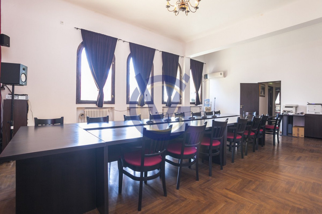 Ocazie unica pentru Investitie: Cladire pentru Birouri-Clinica la Universitate.