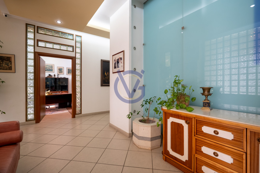 Ocazie rara pt Investitie: Spatii pentru Birouri / Clinica, 1355mp, Bd. Unirii!