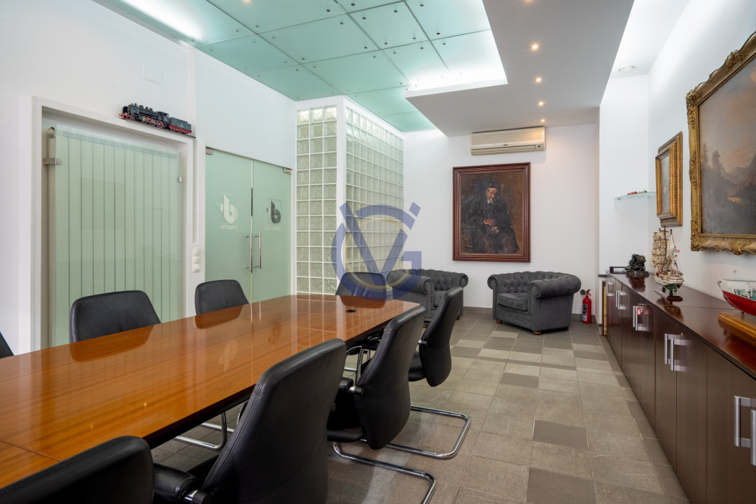 Ocazie rara pt Investitie: Spatii pentru Birouri / Clinica, 1355mp, Bd. Unirii!