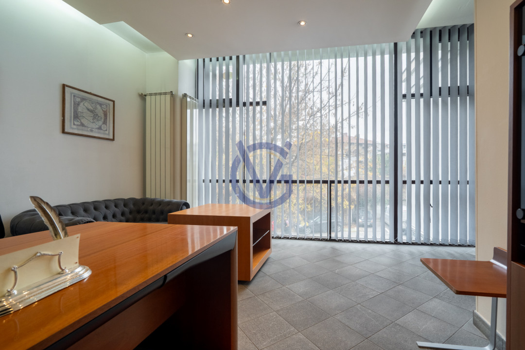 Ocazie rara pt Investitie: Spatii pentru Birouri / Clinica, 1355mp, Bd. Unirii!